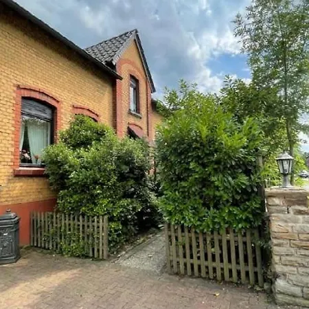 דירה Apartment1905 In Muelheim Saarn Gemuetlicher Aufenthalt Im Altbau מולהיים אן דר רור